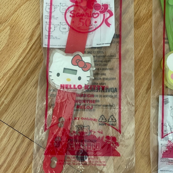 Hello Kitty Sanrio Gifts - Picture 3 of 5